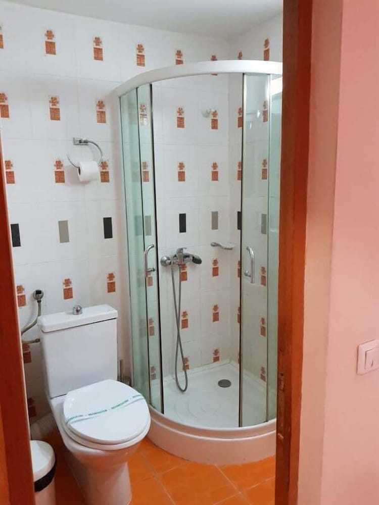 Tranzzit Hotel 43/44