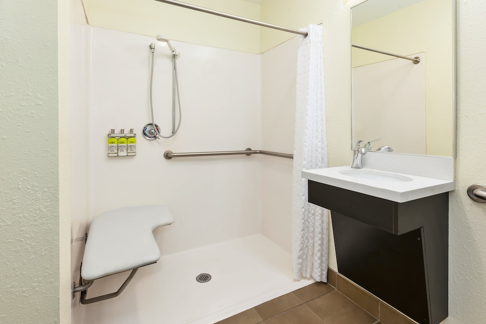 Candlewood Suites Rocky Mount 16/49