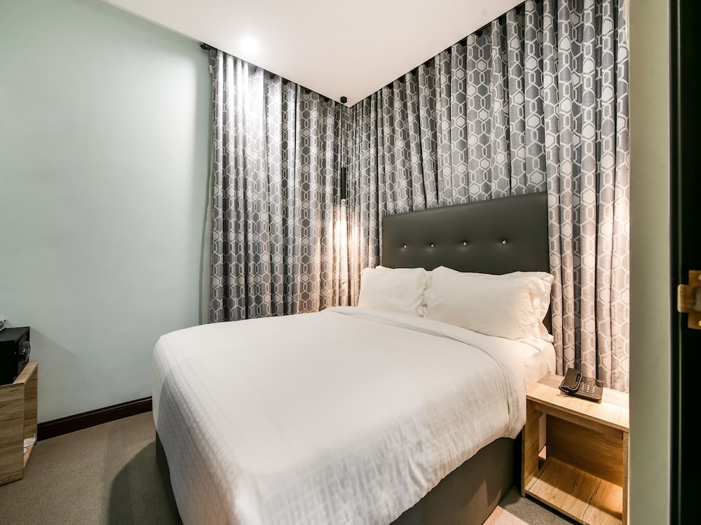 Bay Area Suites 14/28