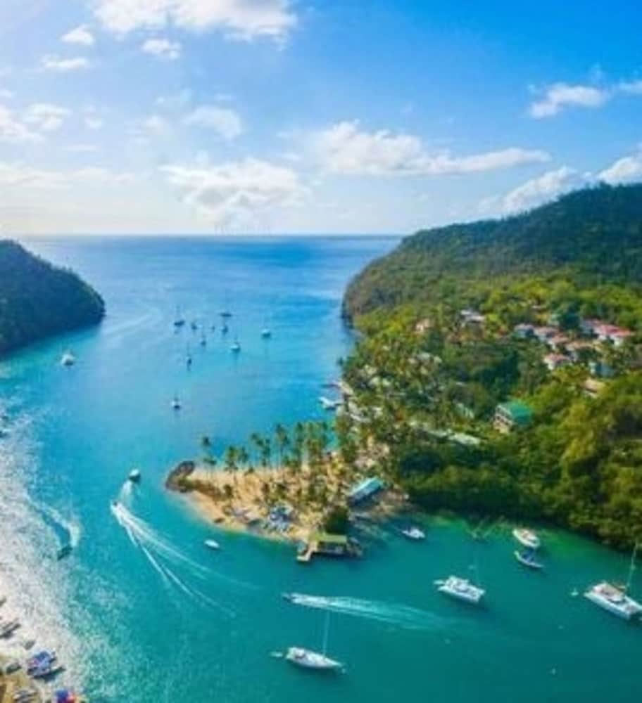 Marigot Beach Club and Dive Resort 67/75