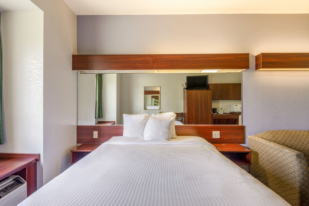 Trident Inn And Suites 13/60