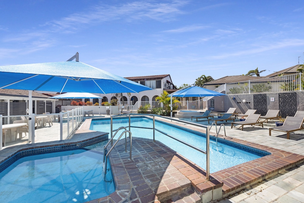 Don Pancho Beach Resort 25/50
