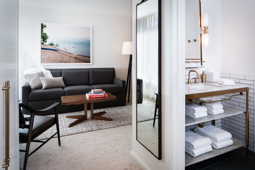 Halcyon - A Hotel In Cherry Creek 78/97