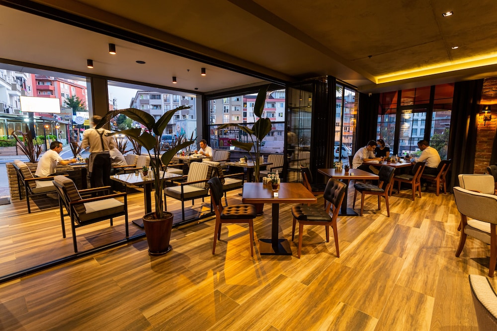 Levor Hotel 42/50