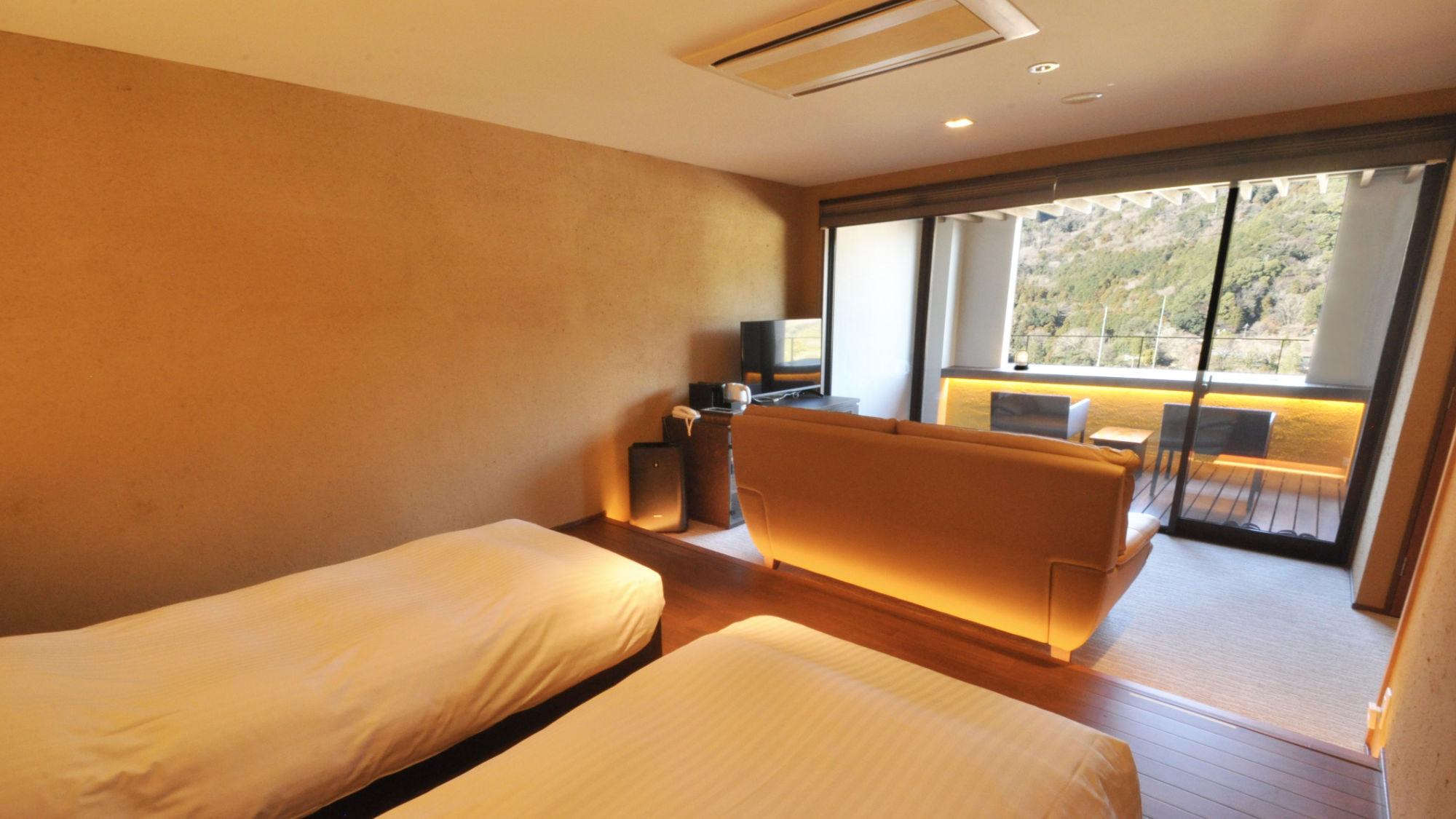 Standard, Twin Beds, Mountain View, Night View