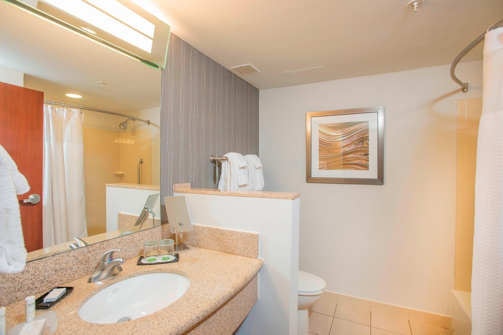 Courtyard By Marriott Cincinnati North At Union Centre 23/50