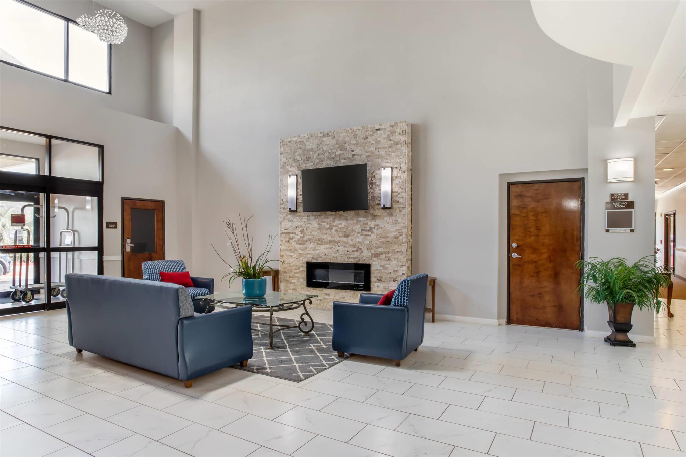 Comfort Suites Bush Intercontinental Airport 5/15