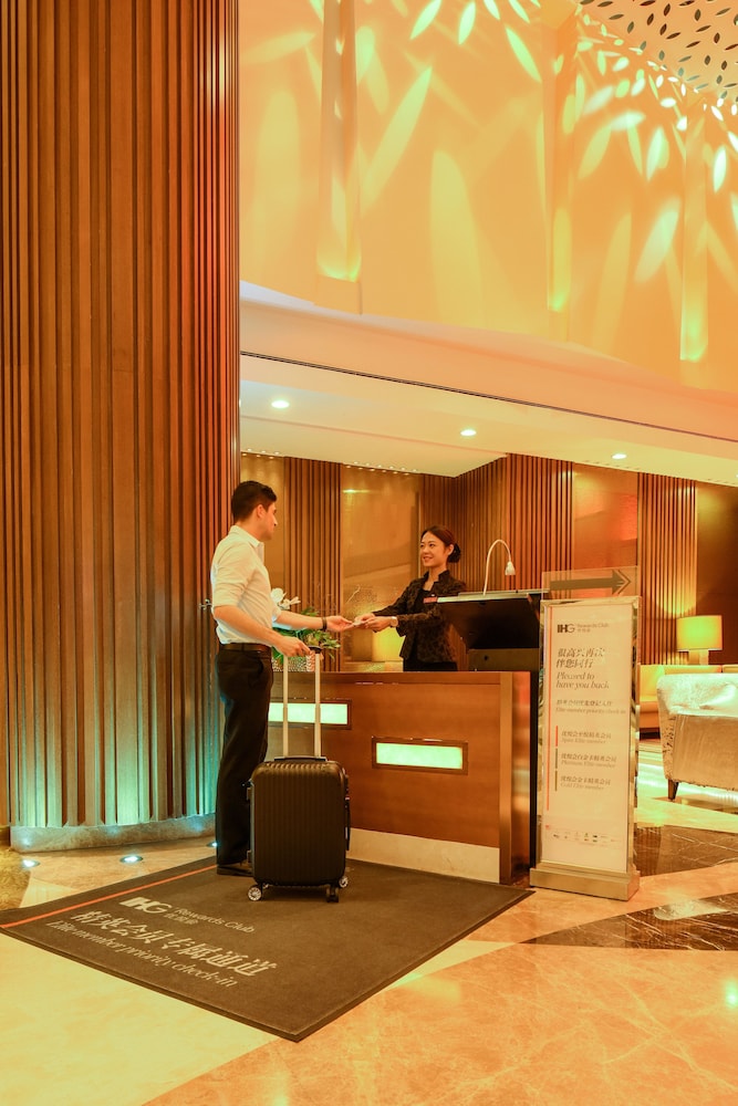 Crowne Plaza City Centre 9/78