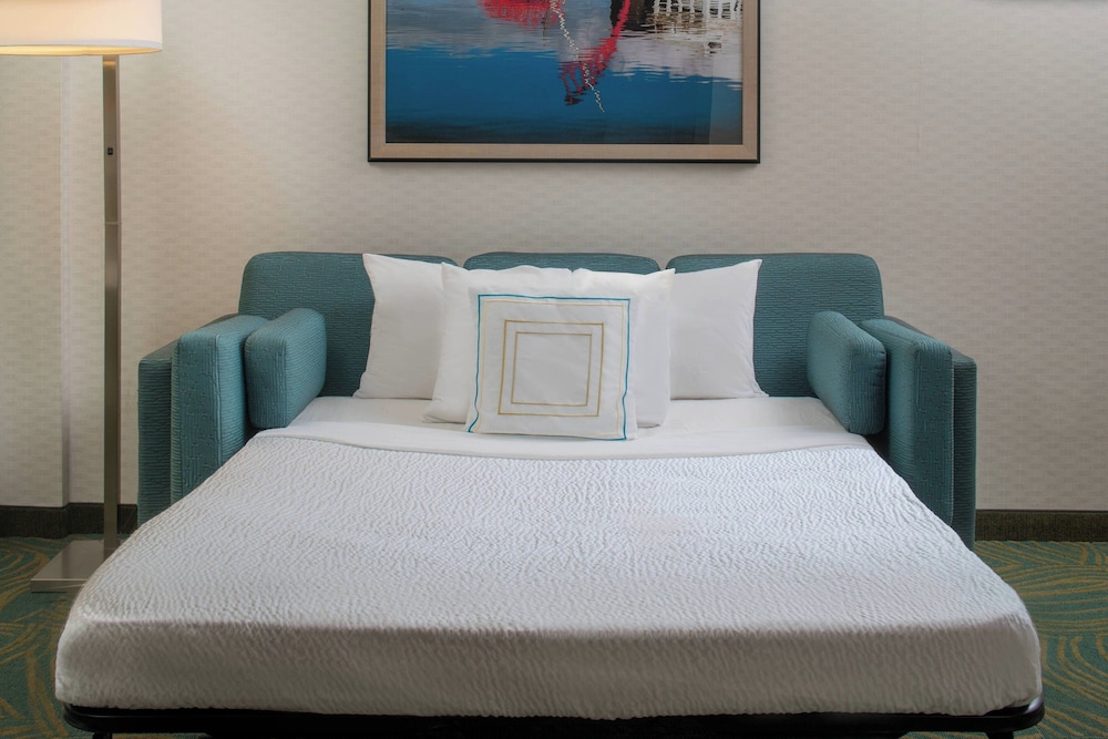 Suite, King Bed, Sofa