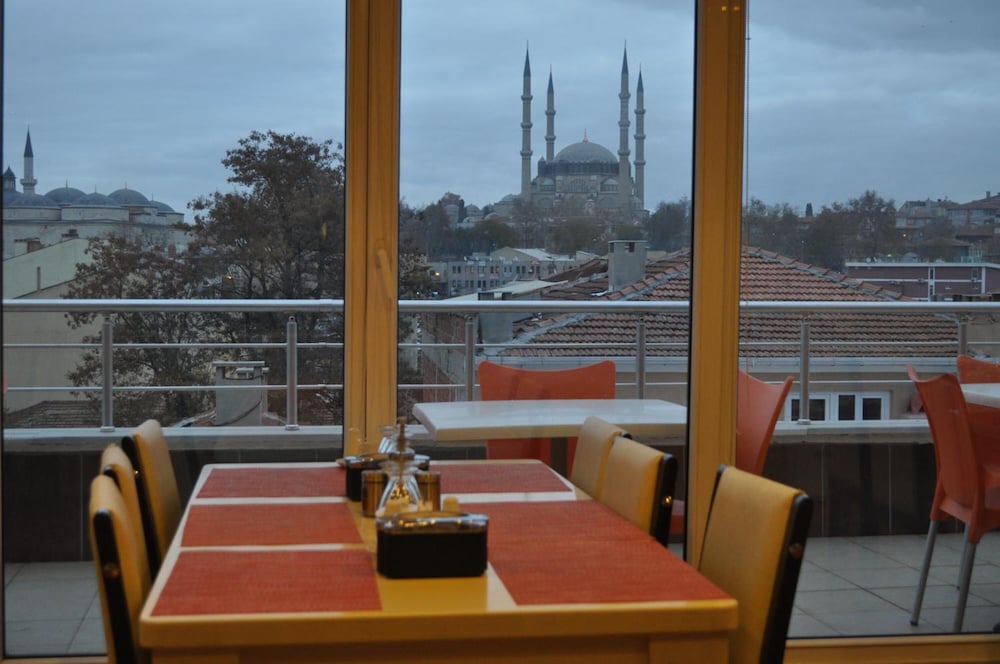 Saray Hotel 34/47