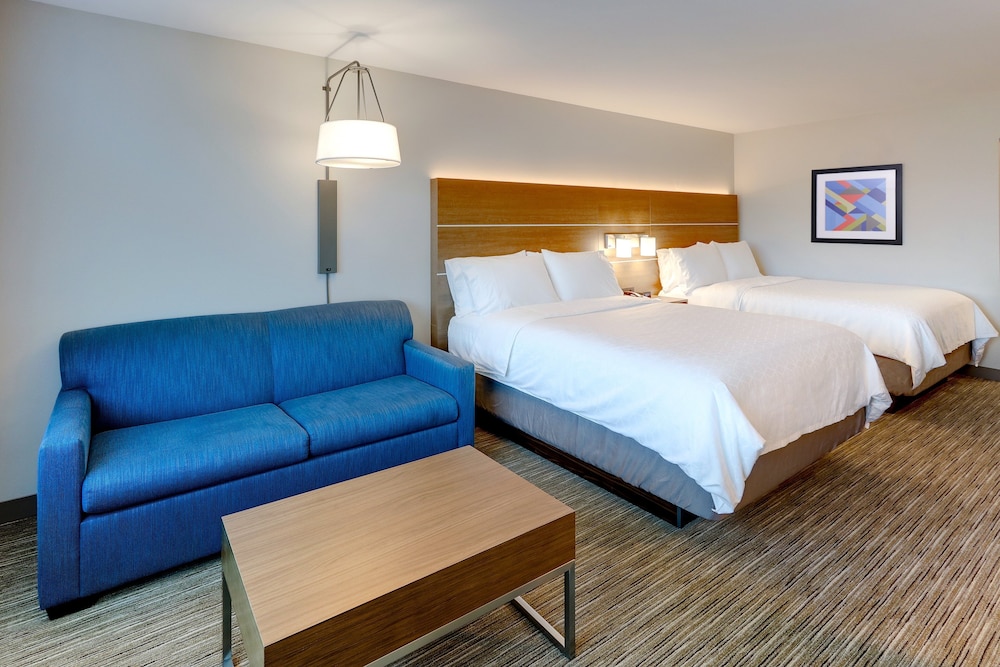 Holiday Inn Express Suites Middletown Goshen 30/71
