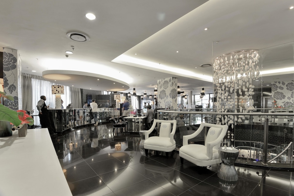 Davinci Hotel And Suites On Nelson Mandela Square 43/67