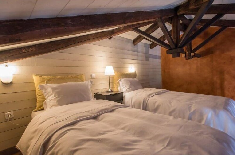 Epoches Luxury Suites 12/50