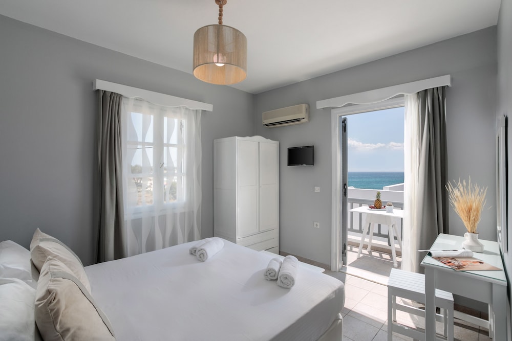 Penthouse, Queen and Twin Beds, Partial Bay View, Balcony