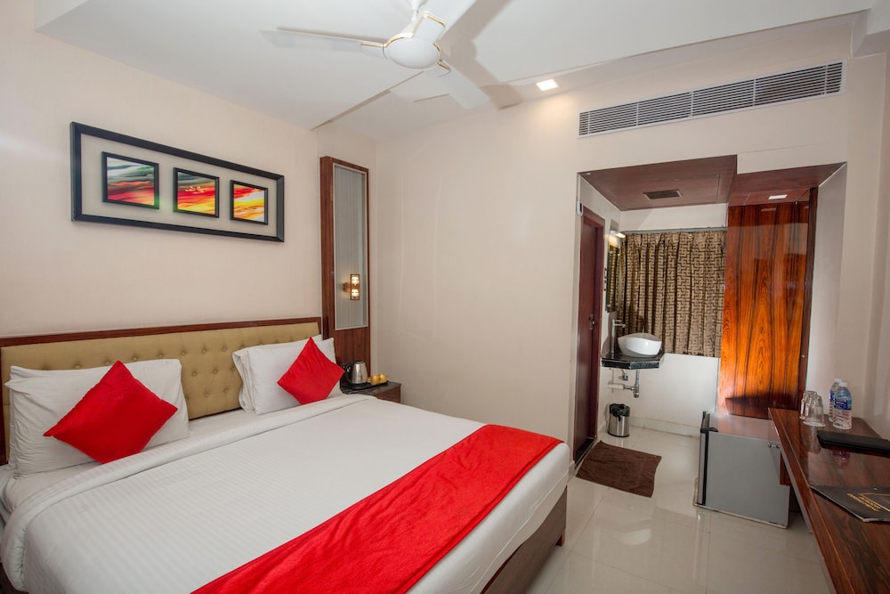 Oyo 14759 Hotel President 7/55