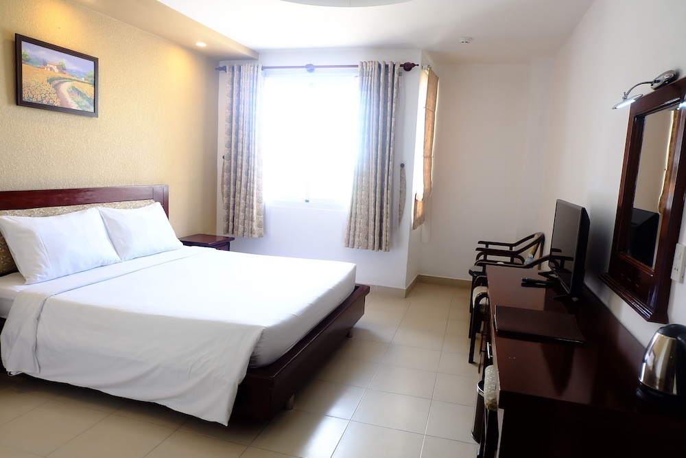 Sunny Hotel 19/54