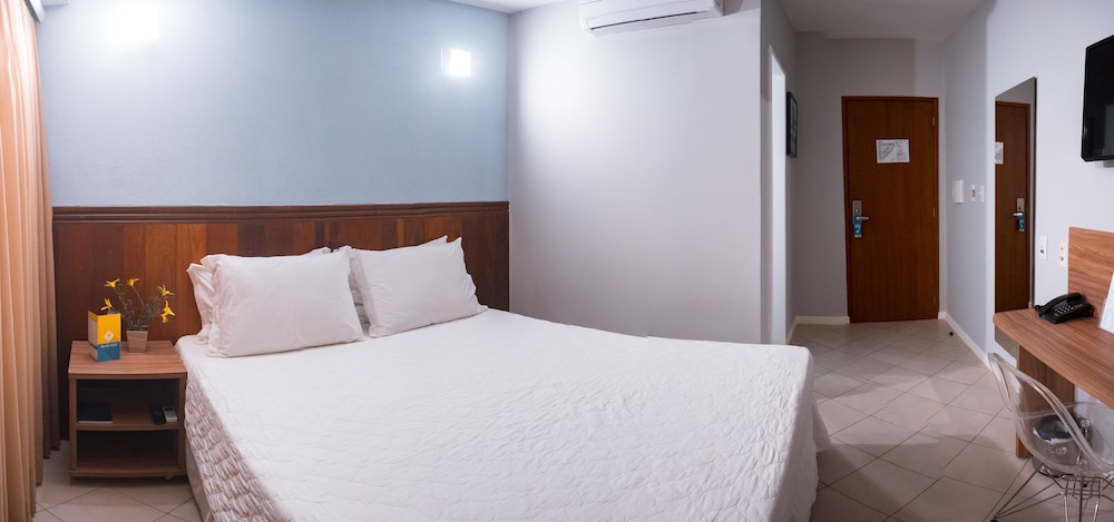 Malibu Plaza Hotel 20/74