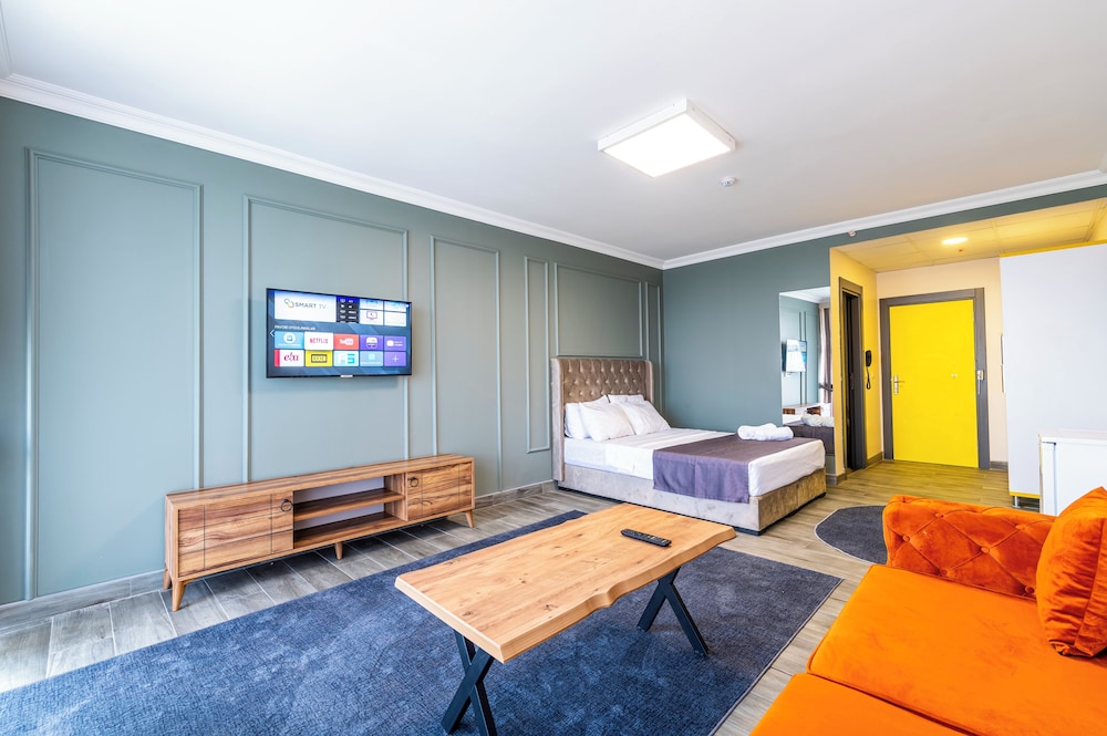 Royal Luxury Hotels & Suites 29/44