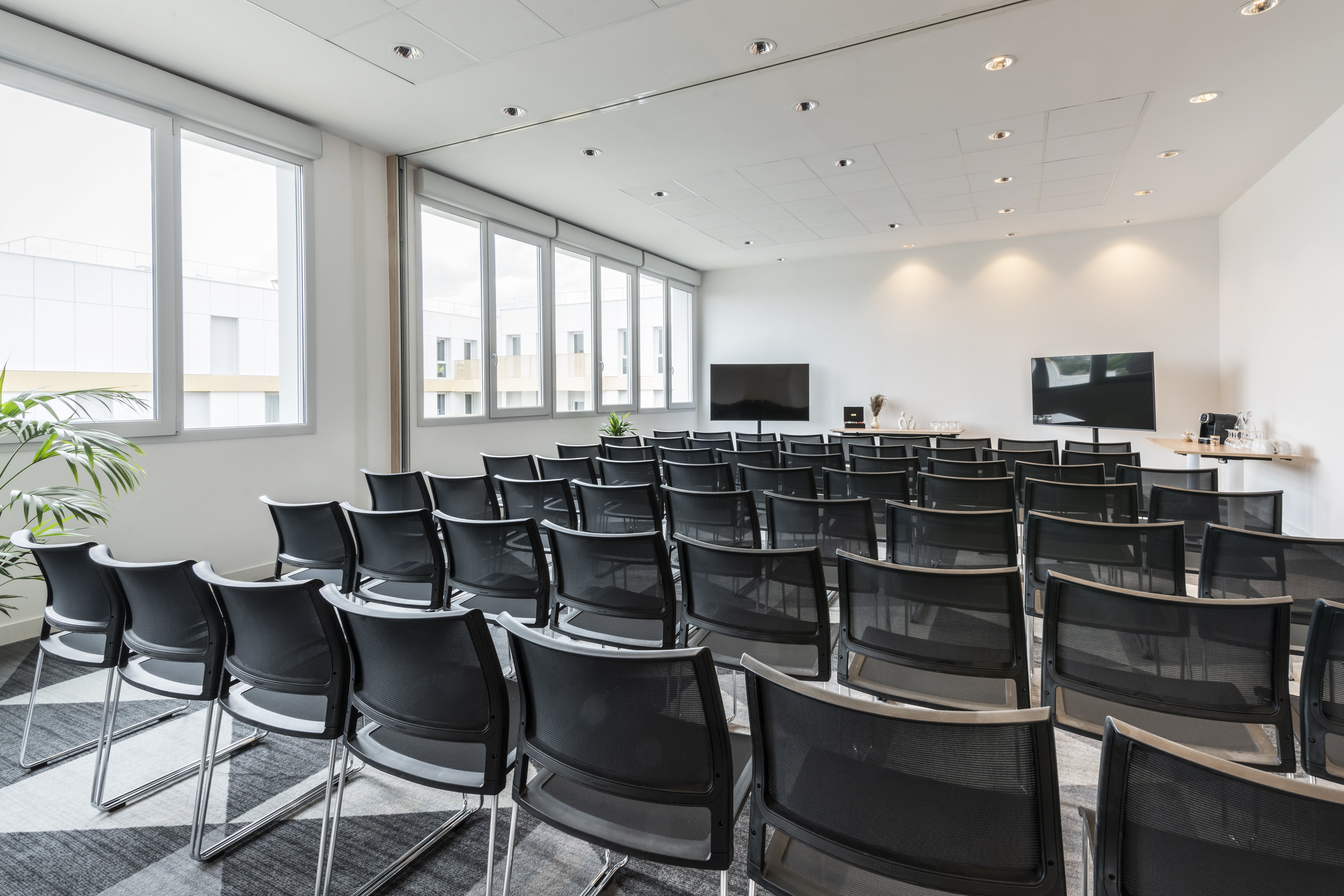 Holiday Inn Express & Suites Reims - Rives de Vesle 14/16