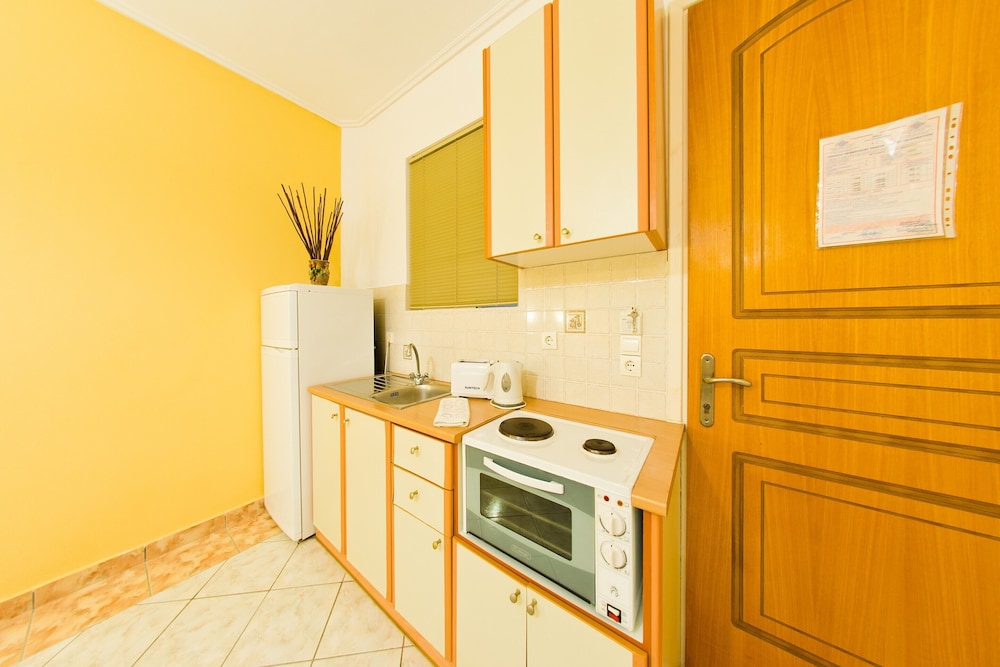 Remezzo Apartments & Studios 25/77