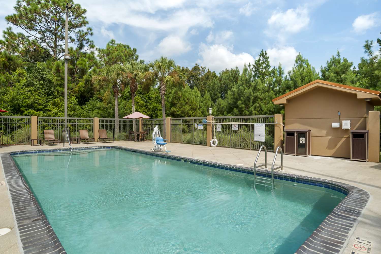 Best Western Plus Daphne Inn & Suites 15/16