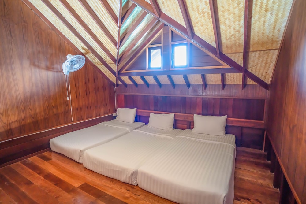 500 Rai Khao Sok Floating Resort 24/68
