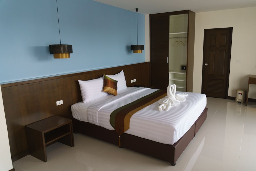Visa Hotel Hua Hin 32/64