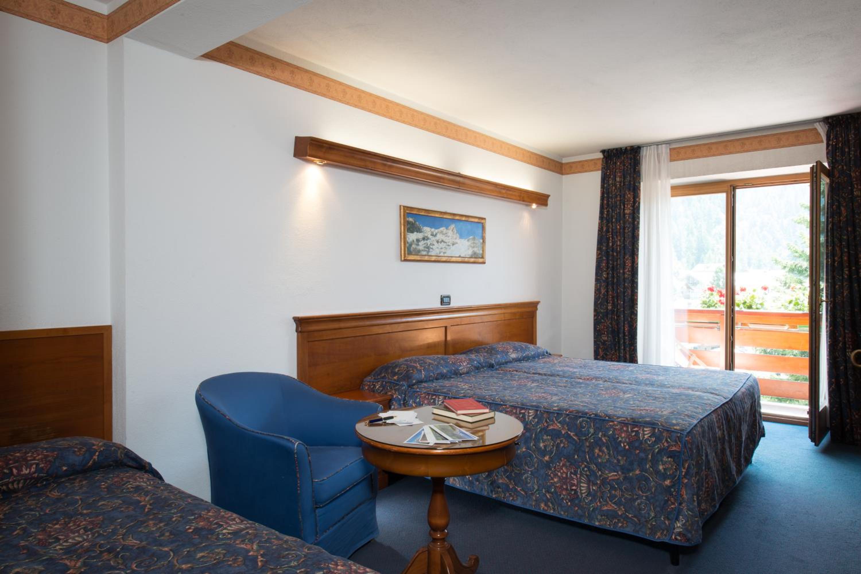 HOTEL TOURIST 16/54