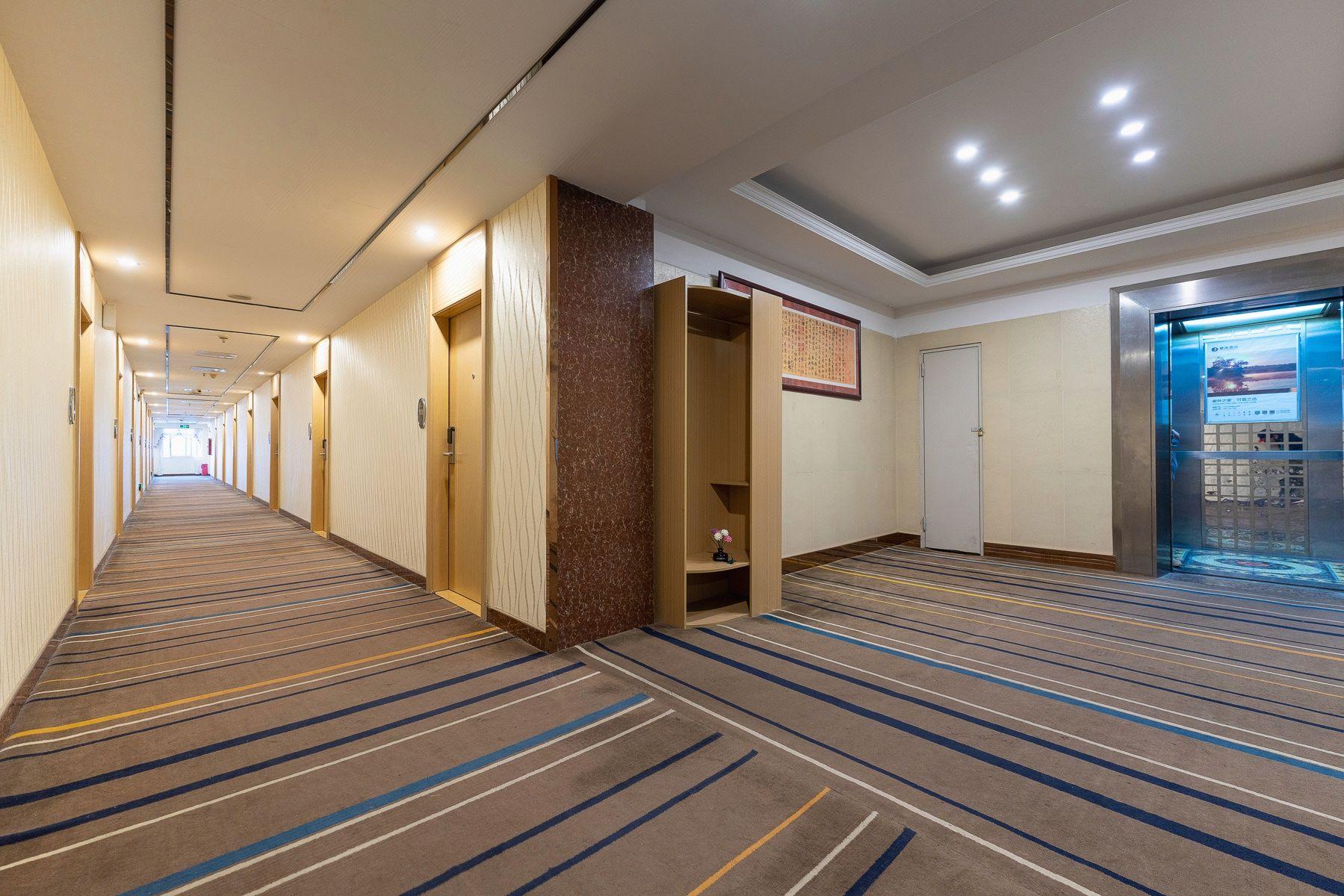 Jtour Hotel Zhuhai Xiangzhou Pearl Light Rail Station Branch 23/28