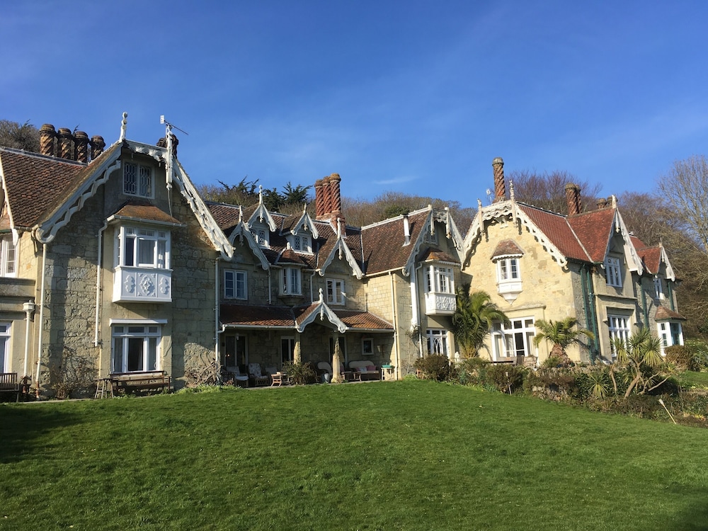 Lisle Combe 46/50