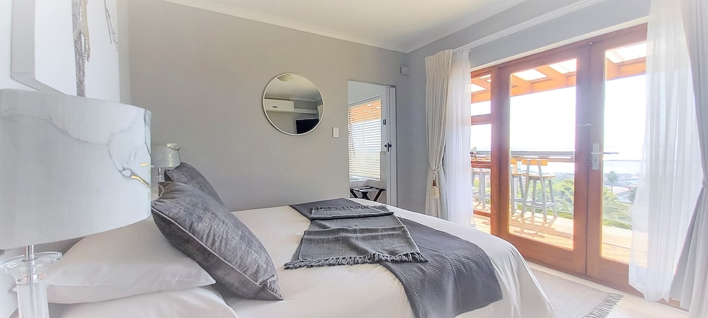 Aqua Marina Guest House 8/49