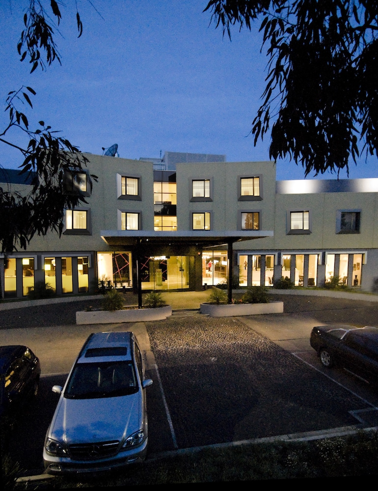 Golden Pebble Hotel 2/71