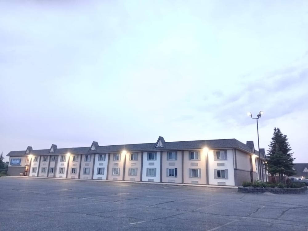 Travelodge by Wyndham Gaylord 2/46