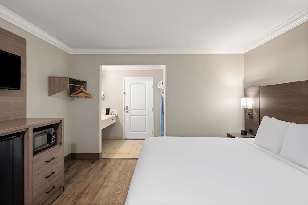 STANDARD, KING BED