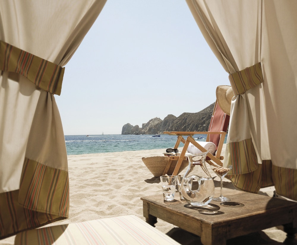 Hacienda Beach Club And Residences 16/50