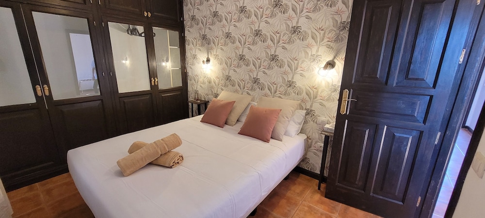 Ecolife Hotel 9/50