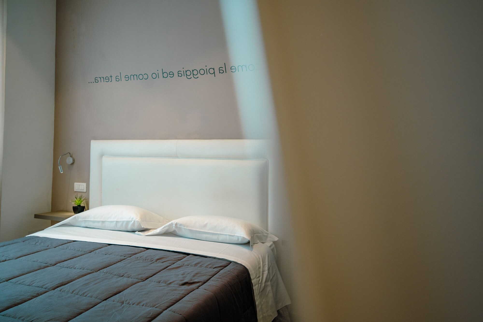 غرفة كومفورت بسرير كوين وسرير فردي، Hotel Bruman Salerno 2/7