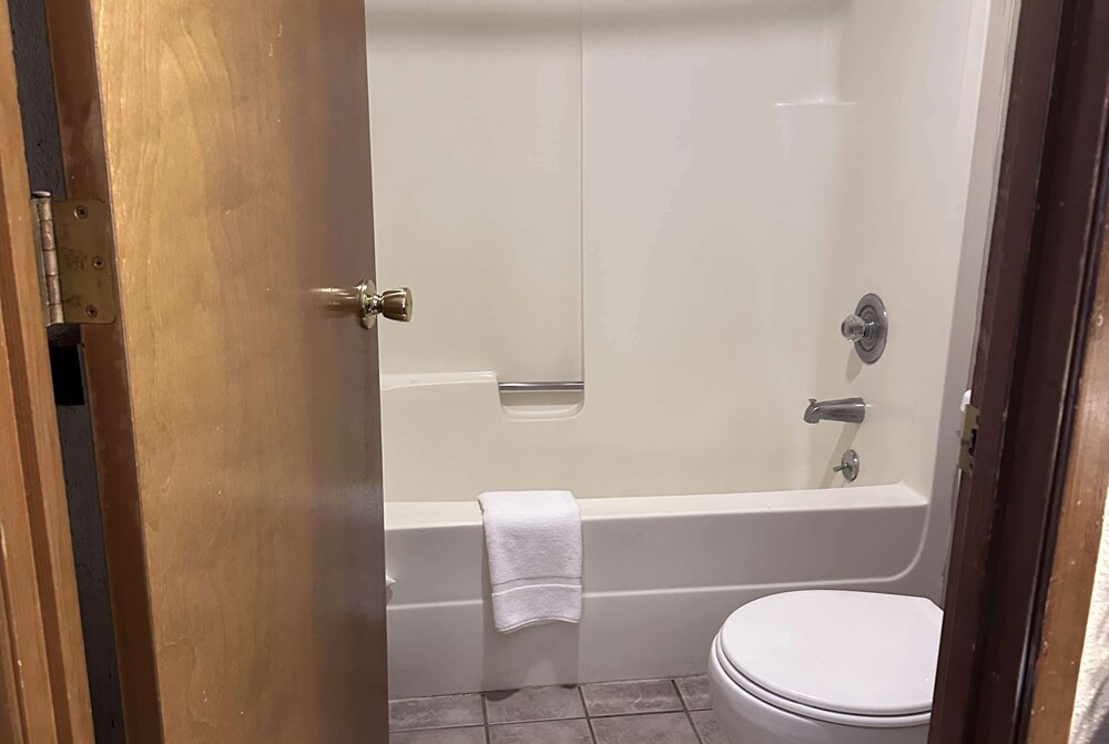 Super 8 by Wyndham Vancouver East 50/51