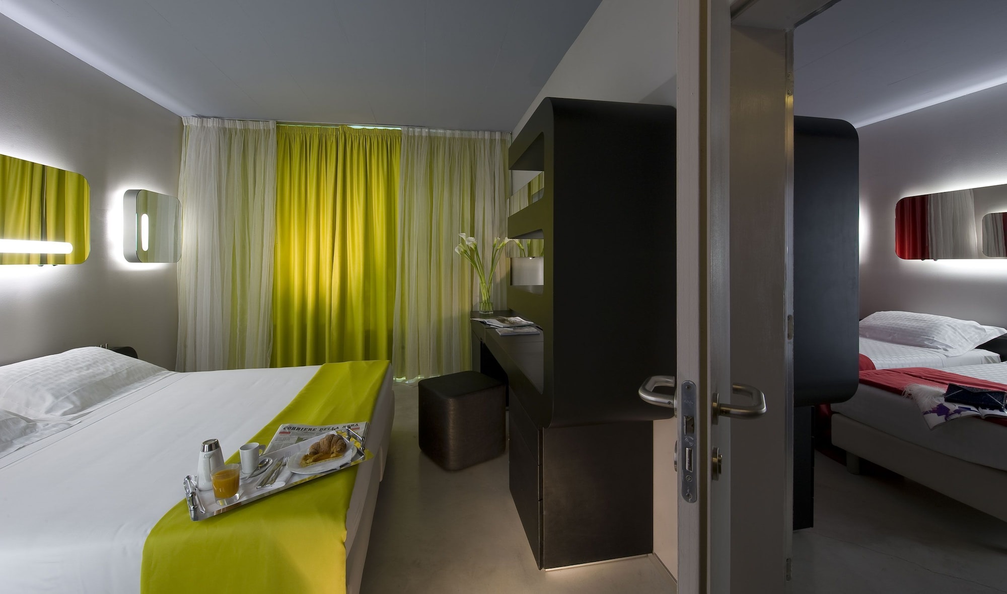 2 BEDROOMS, CONNECTING, FAMILY
