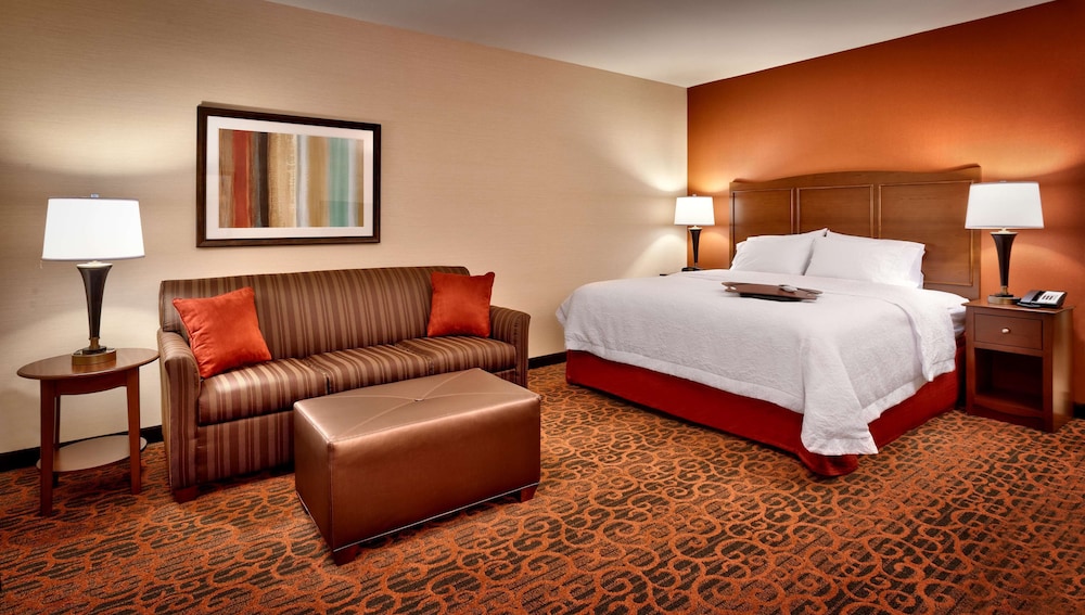 Hampton Inn Omaha/West Dodge Road (Old Mill) 12/50