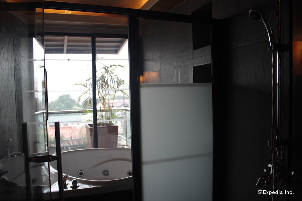 Soleste Suites 69/70