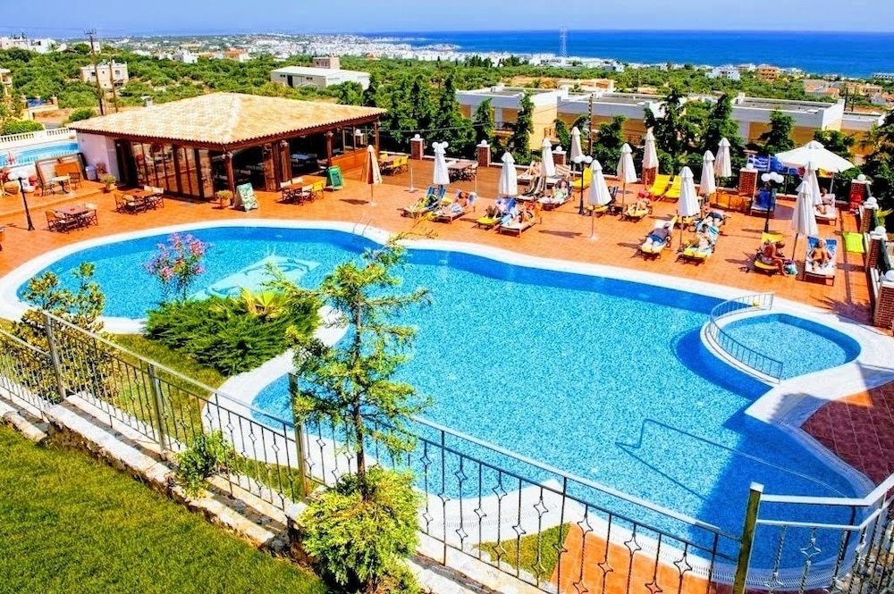 Hotel Ippolity Village 56/71