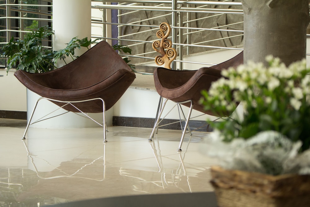Minas Platinum Hotel & Convention 40/58