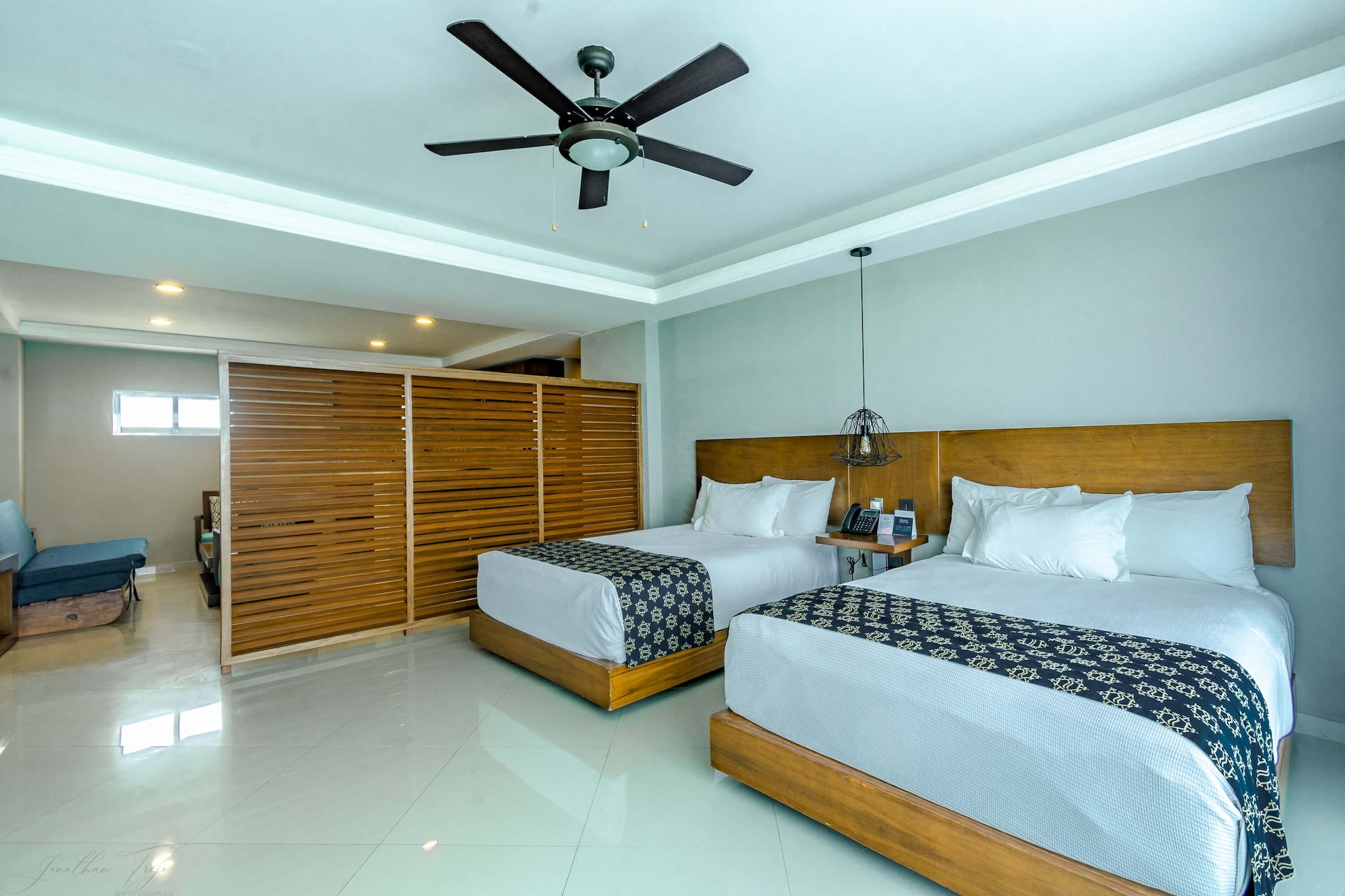 JUNIOR SUITE, OCEAN VIEW, BATHTUB