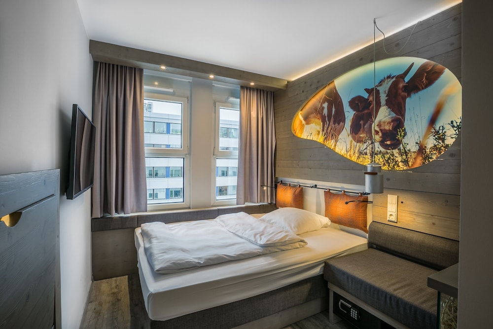 COCOON HAUPTBAHNHOF 53/73