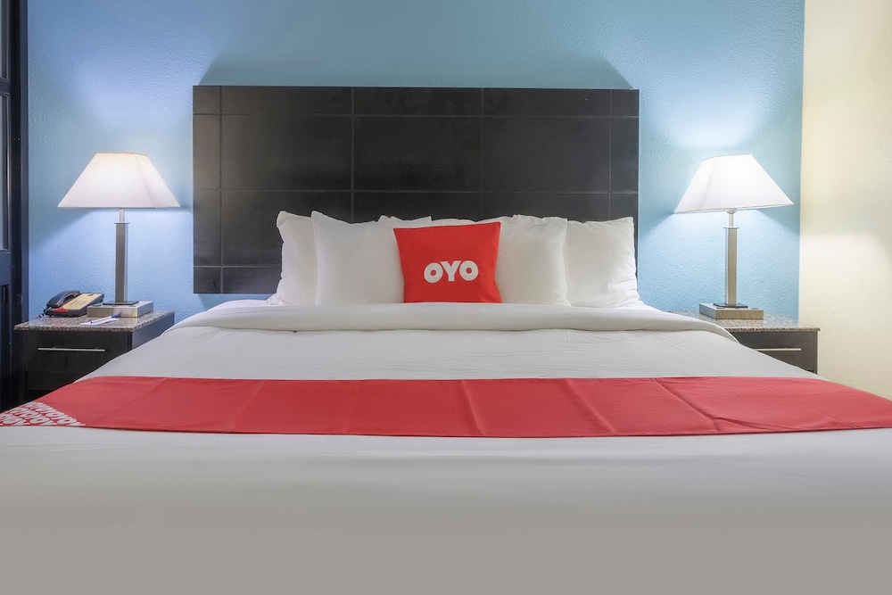 OYO Hotel Knoxville TN Cedar Bluff I-40 11/21