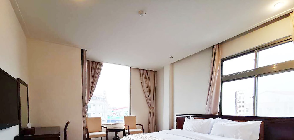 Chang Hong Villa Hotel 36/69