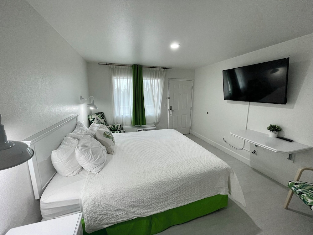 Loma Linda Inn. 14/54