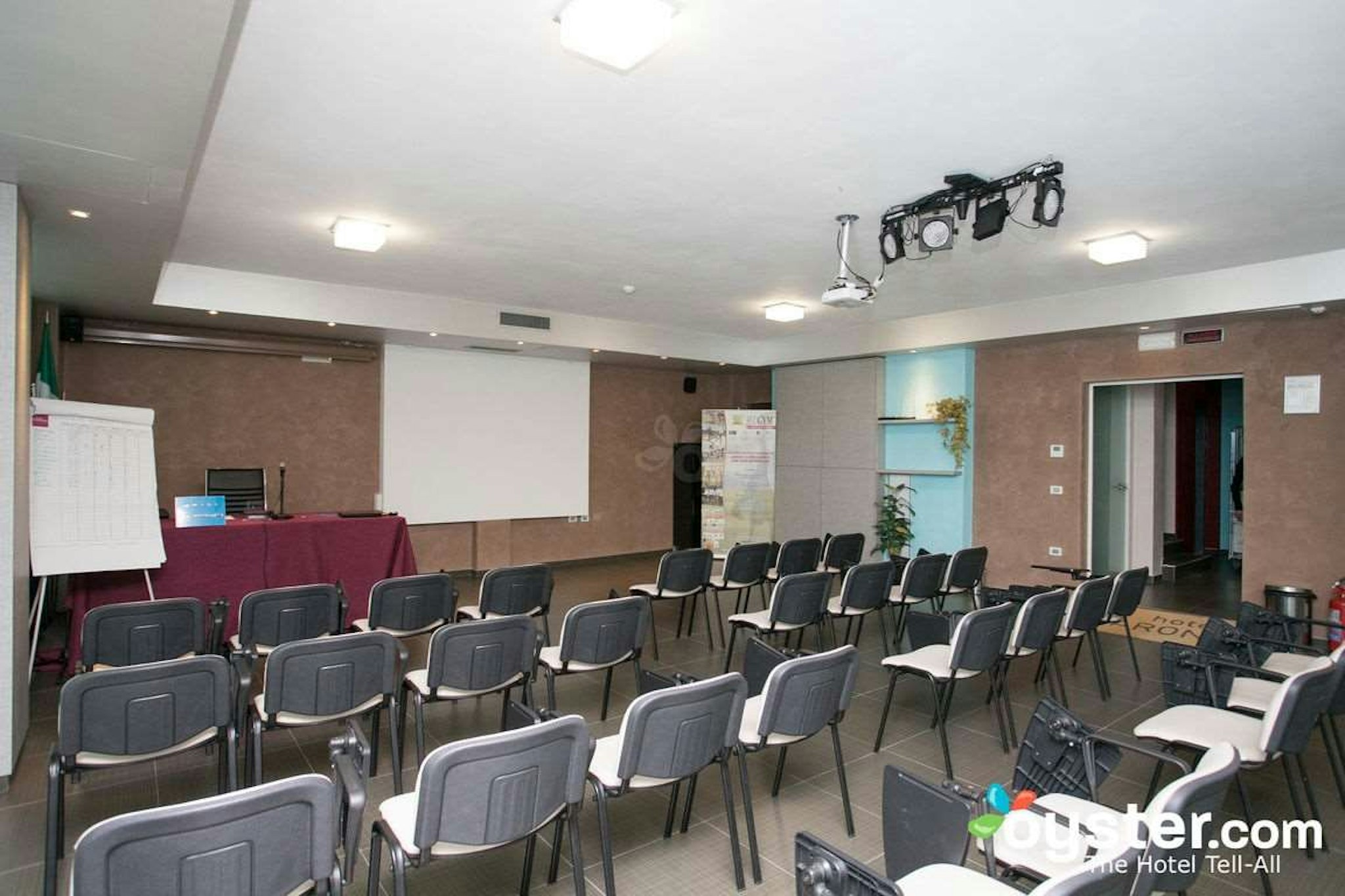 Hotel 33 Baroni 41/50