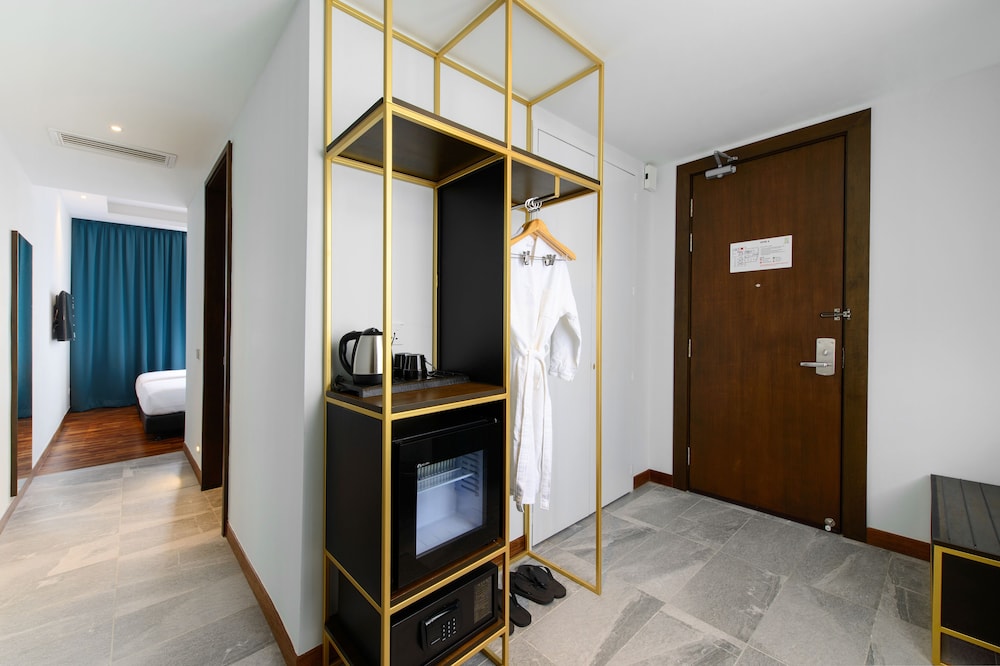 Savv Hotel 7/50